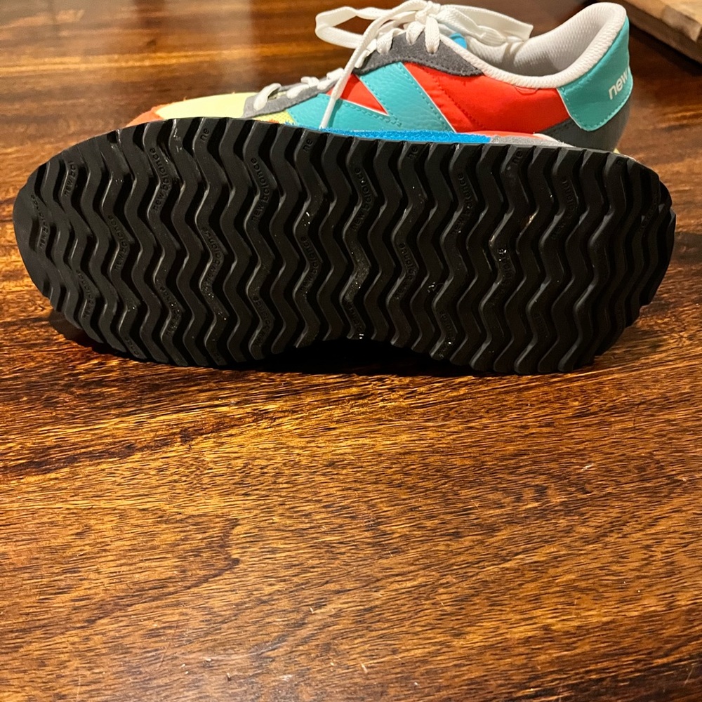 New Balance Sneakers Men’s Size 9 - Picture 2 of 5